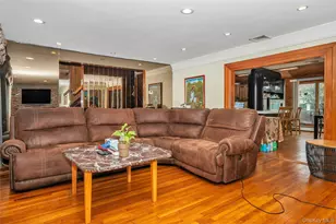 27 Middle Dr, Huntington, NY 11743 - Photo 6