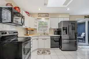 6 Malba Dr, Shirley, NY 11967 - Photo 12