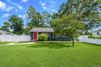 6 Malba Drive, Shirley, NY 11967 - Photo 2