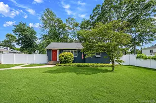 6 Malba Dr, Shirley, NY 11967 - Photo 2