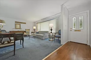 578 Richmond Rd, East Meadow, NY 11554 - Photo 4