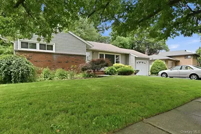 578 Richmond Road, East Meadow, NY 11554 - Photo 2