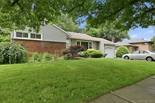 578 Richmond Rd, East Meadow, NY 11554 - Photo 2