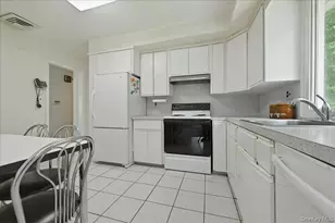 578 Richmond Rd, East Meadow, NY 11554 - Photo 20