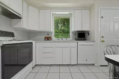 578 Richmond Road, East Meadow, NY 11554 - Photo 18
