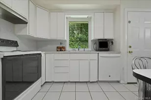578 Richmond Rd, East Meadow, NY 11554 - Photo 18