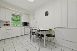 578 Richmond Rd, East Meadow, NY 11554 - Photo 16