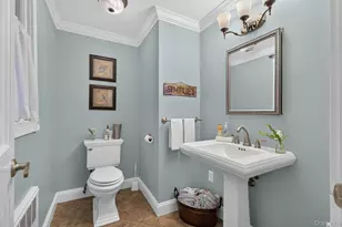27 Longwood Dr, South Huntington, NY 11746 - Photo 8