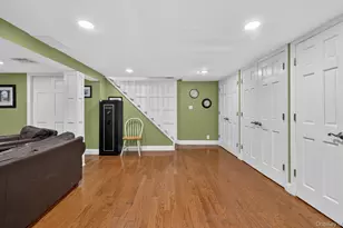 27 Longwood Dr, South Huntington, NY 11746 - Photo 28