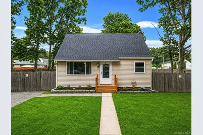 119 Parkwood Drive, Shirley, NY 11967 - Photo 2