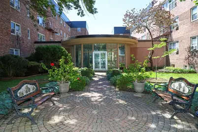 6-8 Wooleys Lane #B34, Great Neck, NY 11023 - Photo 2
