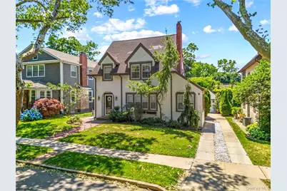 82 Superior Road, Floral Park, NY 11001 - Photo 12
