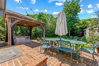 82 Superior Road, Floral Park, NY 11001 - Photo 18