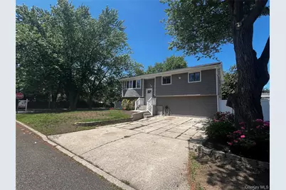 105 Barber, Brentwood, NY 11717 - Photo 4