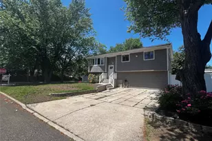 105 Barber, Brentwood, NY 11717 - Photo 4