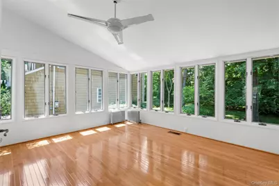 121 Walworth Avenue, Scarsdale, NY 10583 - Photo 14