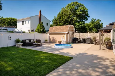210 Willard Avenue, Farmingdale, NY 11735 - Photo 12