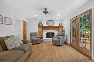 8 Tuscan Ct, Huntington, NY 11746 - Photo 4