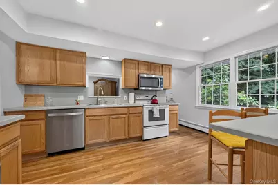 8 Tuscan Court, Huntington, NY 11746 - Photo 6