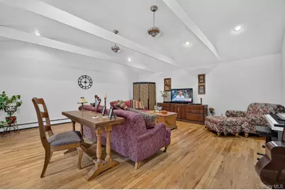 8 Tuscan Court, Huntington, NY 11746 - Photo 2