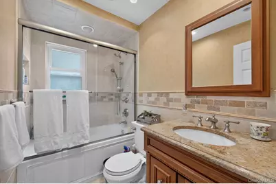 8 Tuscan Court, Huntington, NY 11746 - Photo 12