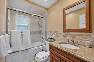 8 Tuscan Ct, Huntington, NY 11746 - Photo 12