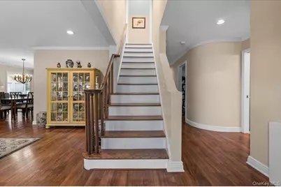 2184 Seneca Drive S, Merrick, NY 11566 - Photo 18