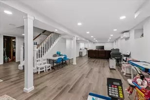 2184 Seneca Dr S, Merrick, NY 11566 - Photo 38