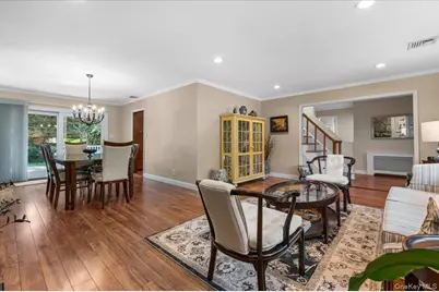 2184 Seneca Drive S, Merrick, NY 11566 - Photo 6