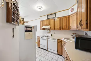 66-15 Gray St, Middle Village, NY 11379 - Photo 12