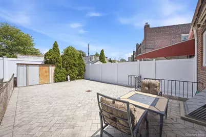 66-15 Gray Street, Middle Village, NY 11379 - Photo 24