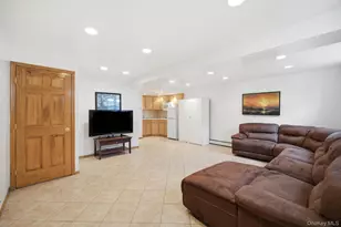 66-15 Gray St, Middle Village, NY 11379 - Photo 16