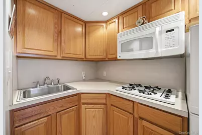 66-15 Gray Street, Middle Village, NY 11379 - Photo 18