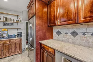 20-12 43rd St, Astoria, NY 11105 - Photo 12