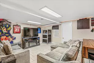 20-12 43rd St, Astoria, NY 11105 - Photo 22