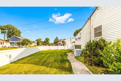 23 13th Street, Bohemia, NY 11716 - Photo 22