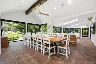 225 Laurel Lane, Syosset, NY 11791 - Photo 12