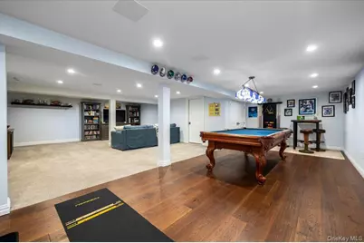 225 Laurel Lane, Syosset, NY 11791 - Photo 28