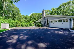 225 Laurel Ln, Syosset, NY 11791 - Photo 40