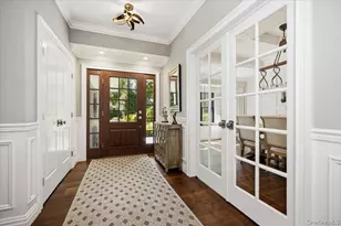 225 Laurel Ln, Syosset, NY 11791 - Photo 4