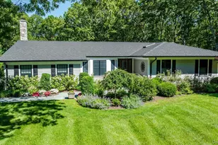 225 Laurel Ln, Syosset, NY 11791 - Photo 2