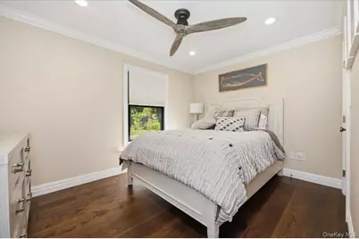 225 Laurel Lane, Syosset, NY 11791 - Photo 26