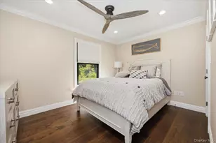225 Laurel Ln, Syosset, NY 11791 - Photo 26
