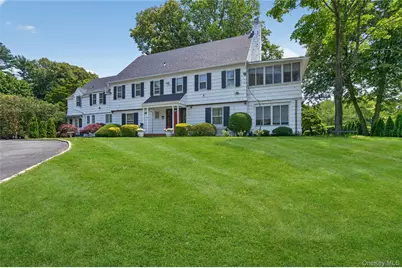 5 Kohlsaat Court, Smithtown, NY 11787 - Photo 2