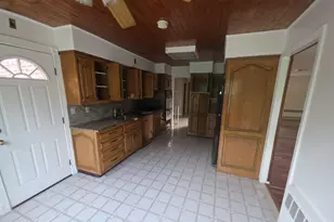 172 Evergreen Dr, Westbury, NY 11590 - Photo 8