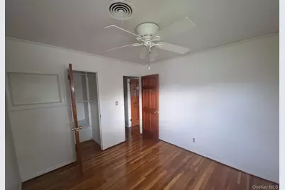 172 Evergreen Drive, Westbury, NY 11590 - Photo 16
