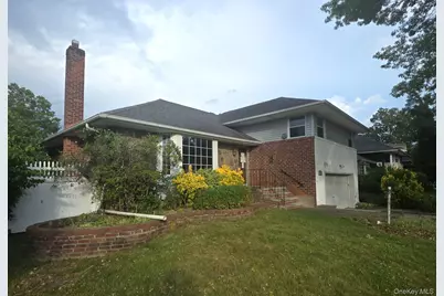 172 Evergreen Drive, Westbury, NY 11590 - Photo 2