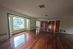172 Evergreen Dr, Westbury, NY 11590 - Photo 6