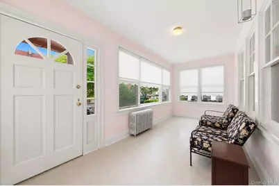 338 E 238th Street, Bronx, NY 10470 - Photo 4