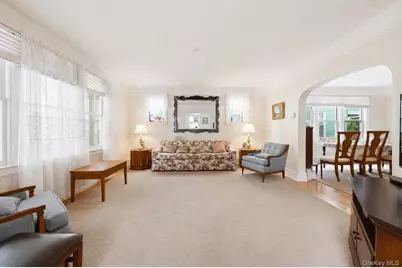 338 E 238th Street, Bronx, NY 10470 - Photo 6